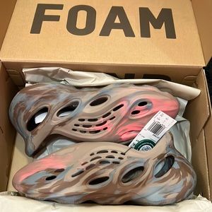 YEEZY FOAM RUNNERS MX SAND GREY